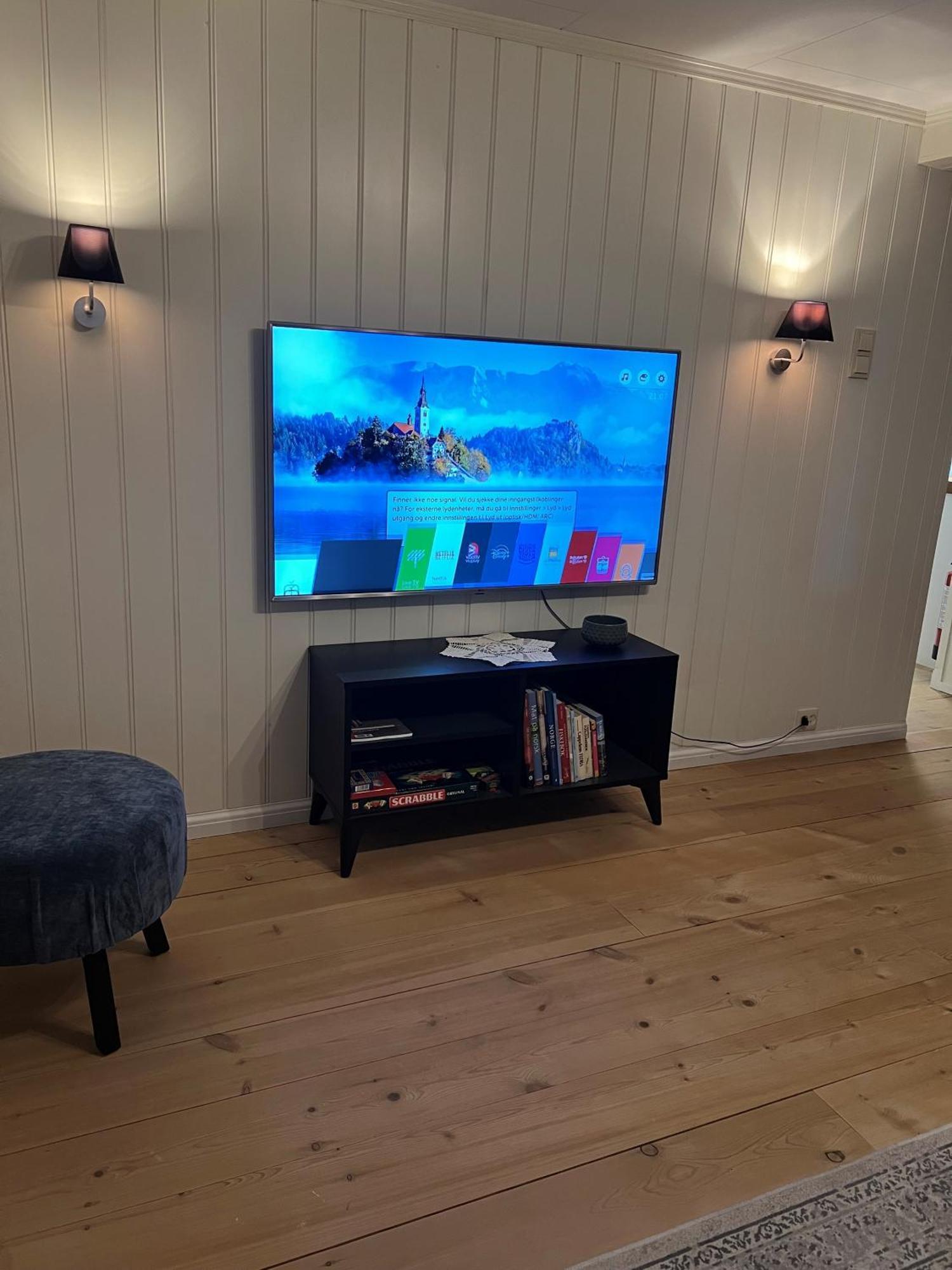 2-roms I Med Parkering Og Naert Sentrum Apartment